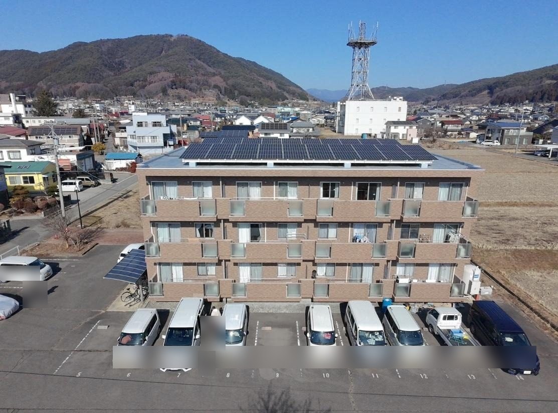 ドローンで撮影したマンションの全景