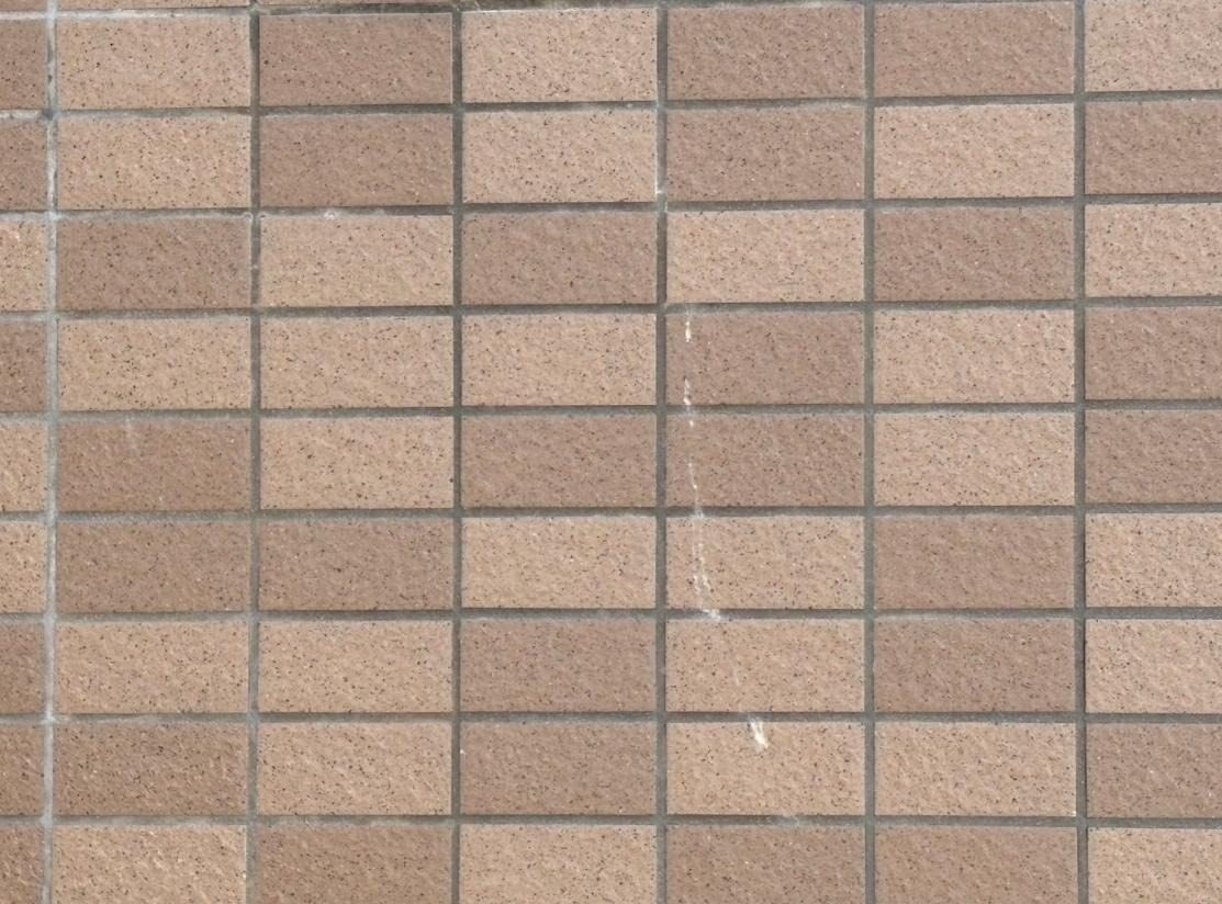 割れが生じた外壁タイル