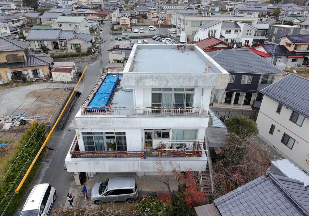 【飯田市上郷黒田】H様邸 RC構造戸建て大規模改修（外壁剥落補修・陸屋根ウレタン防水・花壇撤去防水工事）