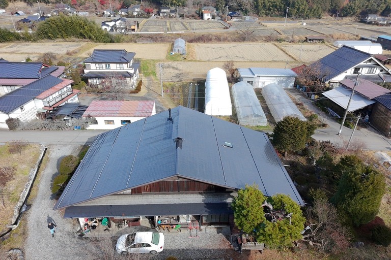<p>大屋根塗装：期待耐用年数18年～20年　下塗り鉄板・中塗り上塗り・二液約溶剤形屋根用無機</p><p>下屋根塗装：期待耐用年数18年～20年　下塗り鉄板・中塗り上塗り・二液約溶剤形屋根用無機</p>