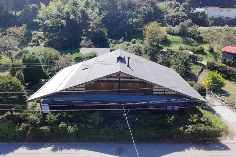 <p>屋根塗装工事　二液約溶剤形屋根用無機仕様</p><p><br></p>