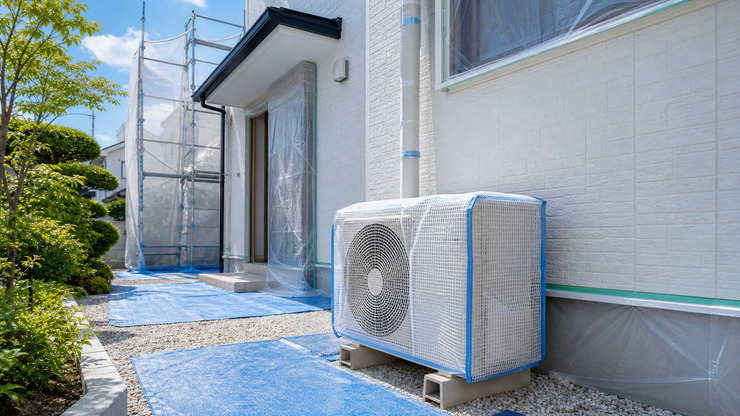外壁塗装中にエアコンは使える？室外機・換気を工程表で確認する方法