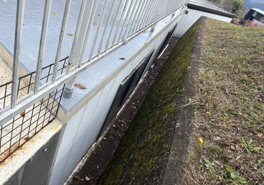 【現地調査】下伊那郡高森町 陸屋根外周・階段鉄部塗装工事の事前調査