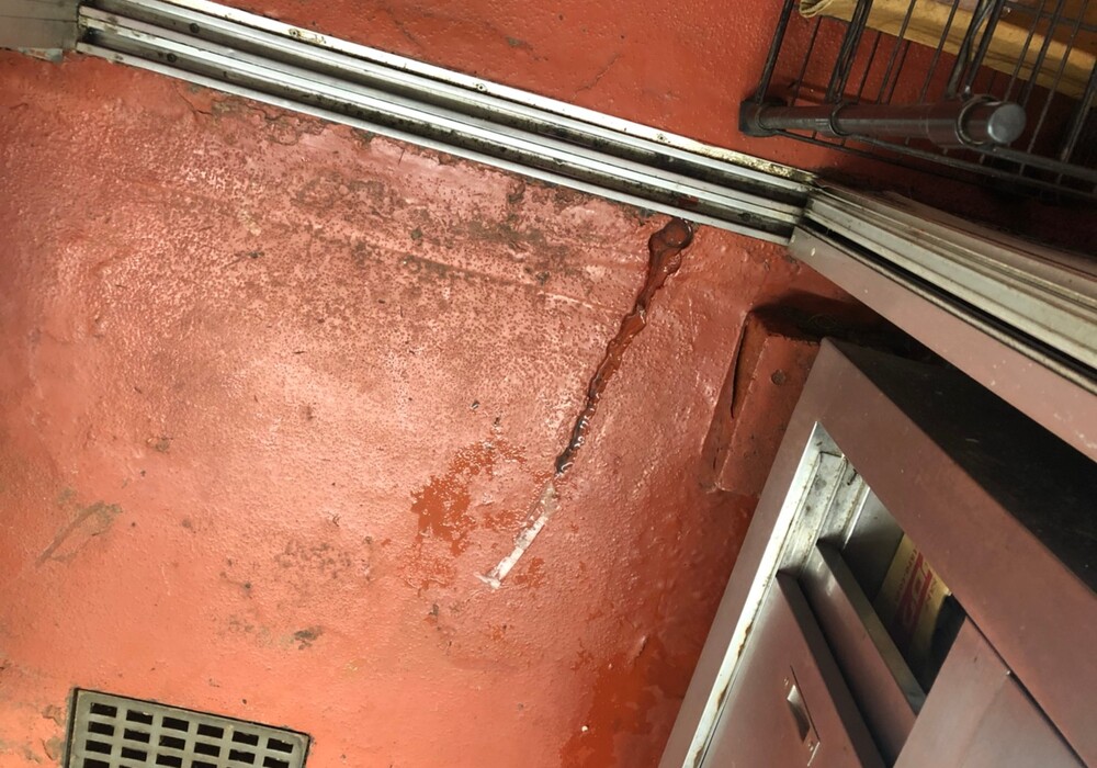 【飯田市中央通り】店舗 肉のまるやま 厨房床 防塵塗装部分補修工事（フロアートップ8500仕様）
