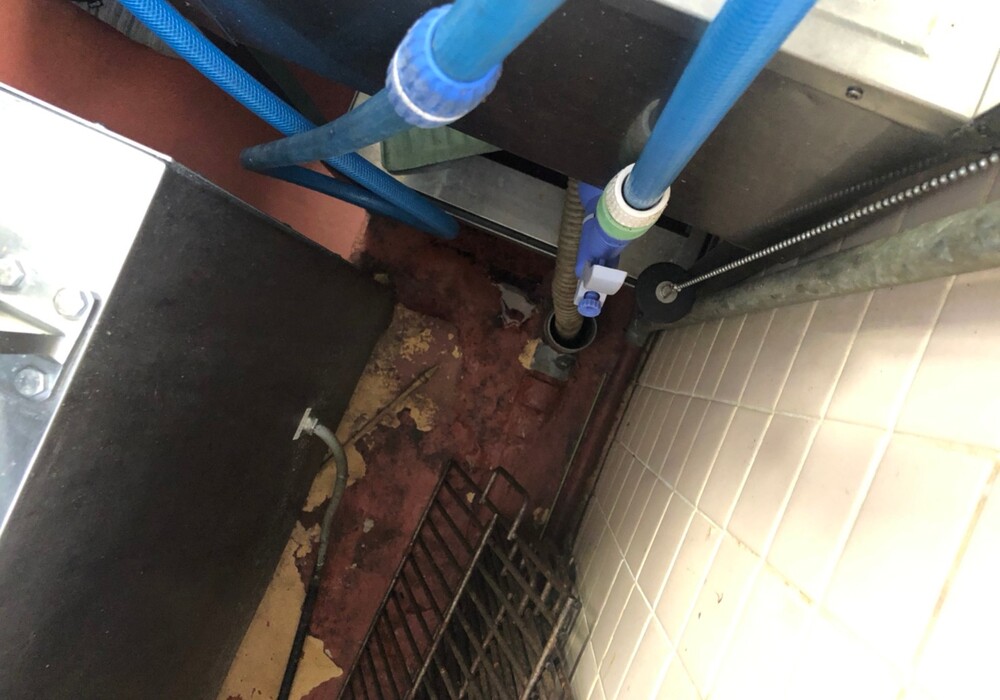 【飯田市中央通り】店舗 肉のまるやま 厨房床 防塵塗装部分補修工事（フロアートップ8500仕様）