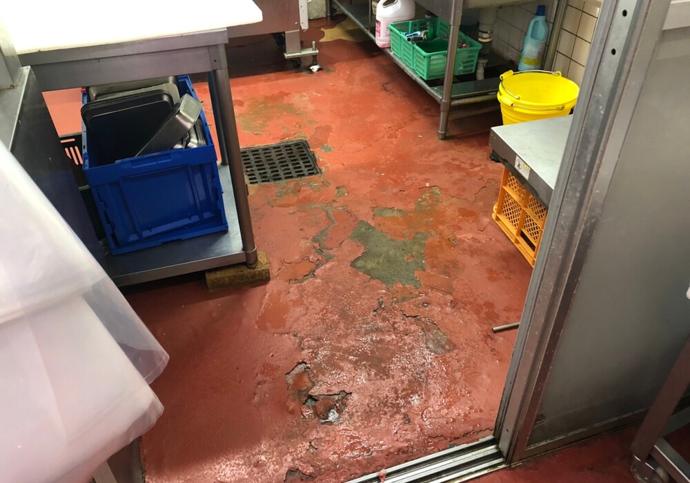 【飯田市中央通り】店舗 肉のまるやま 厨房床 防塵塗装部分補修工事（フロアートップ8500仕様）