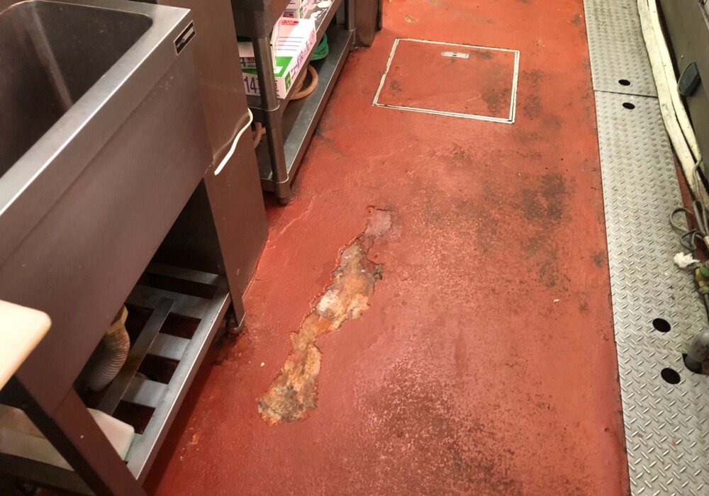【飯田市中央通り】店舗 肉のまるやま 厨房床 防塵塗装部分補修工事（フロアートップ8500仕様）