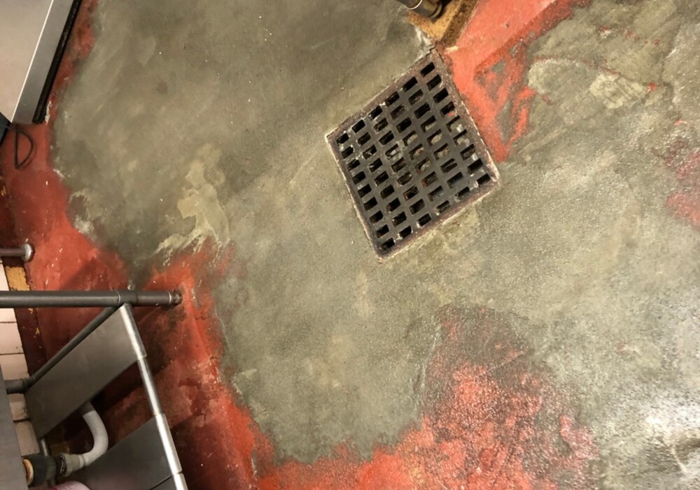 【飯田市中央通り】店舗 肉のまるやま 厨房床 防塵塗装部分補修工事（フロアートップ8500仕様）
