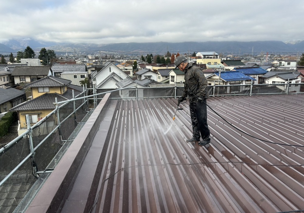 【安曇野市】賃貸マンション モロズミハイツ 共用通路改修・外壁塗装・屋根塗装工事（ユメロック114ライン仕様）