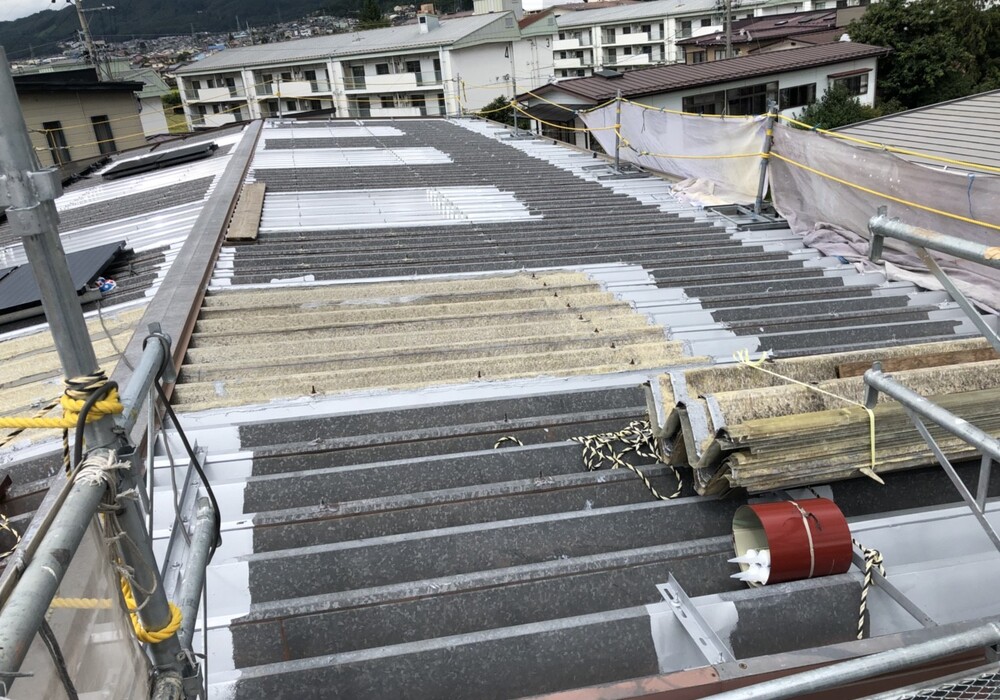 【諏訪市】K株式会社 倉庫 屋根改修・塗装工事（ポリカ折板Y500・ユメロックルーフ仕様）