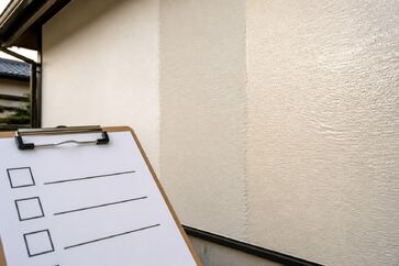 外壁塗装の3回塗りはどう確認する？中塗り・上塗りの記録チェックリスト