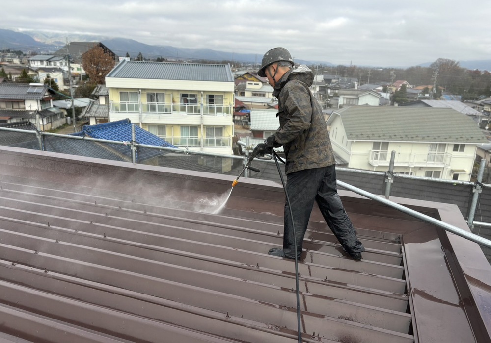 【安曇野市】賃貸マンション モロズミハイツ 共用通路改修・外壁塗装・屋根塗装工事（ユメロック114ライン仕様）