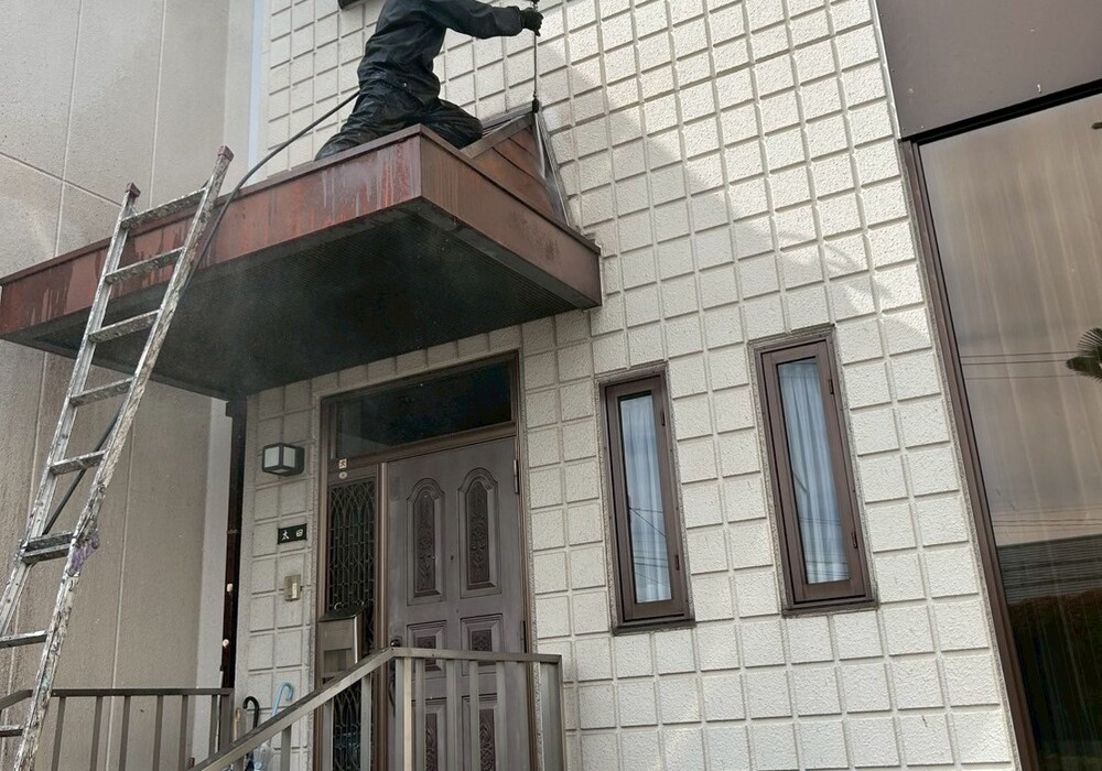 【飯田市小伝馬町】太田歯科様 玄関上屋根塗装工事（ユメロック114ライン仕様）